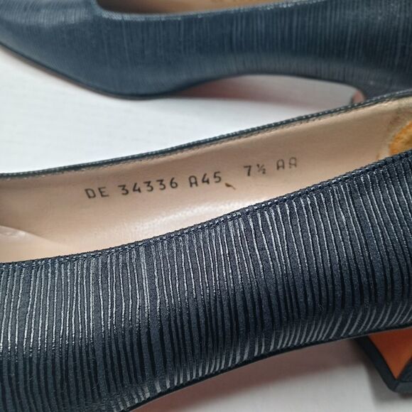 Salvatore Ferragamo black heels size 7.5 - Picture 6 of 9